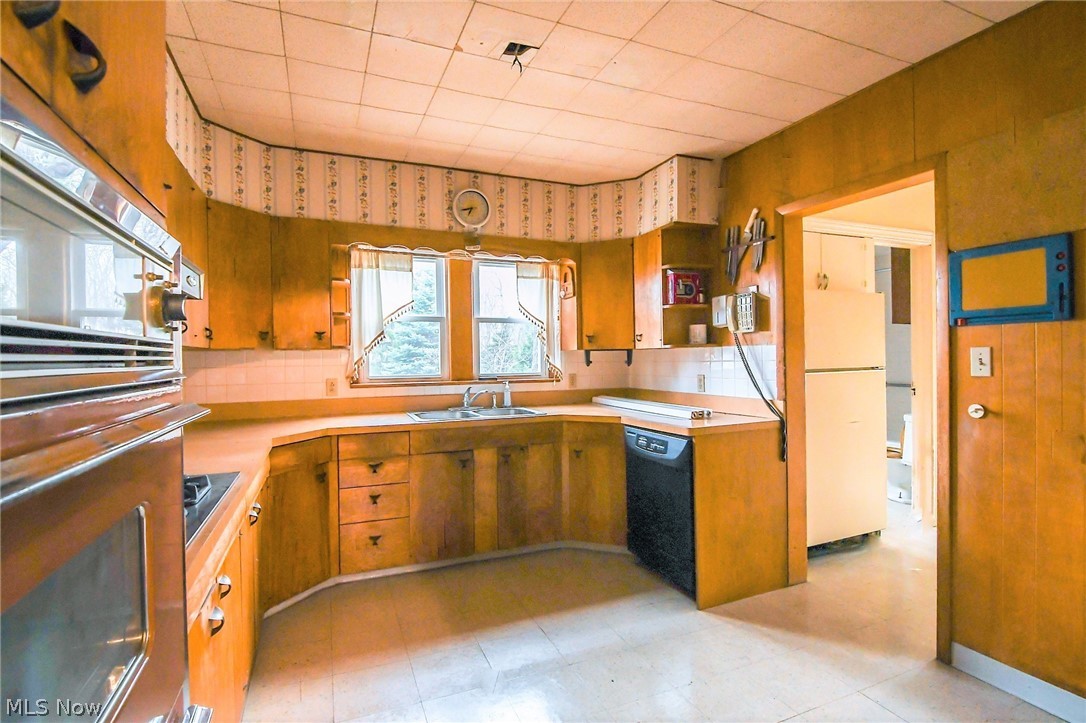 8750 West Pleasant Valley Road Cleveland, OH 44130 - Photo 9 of 25 Gallery Image 9