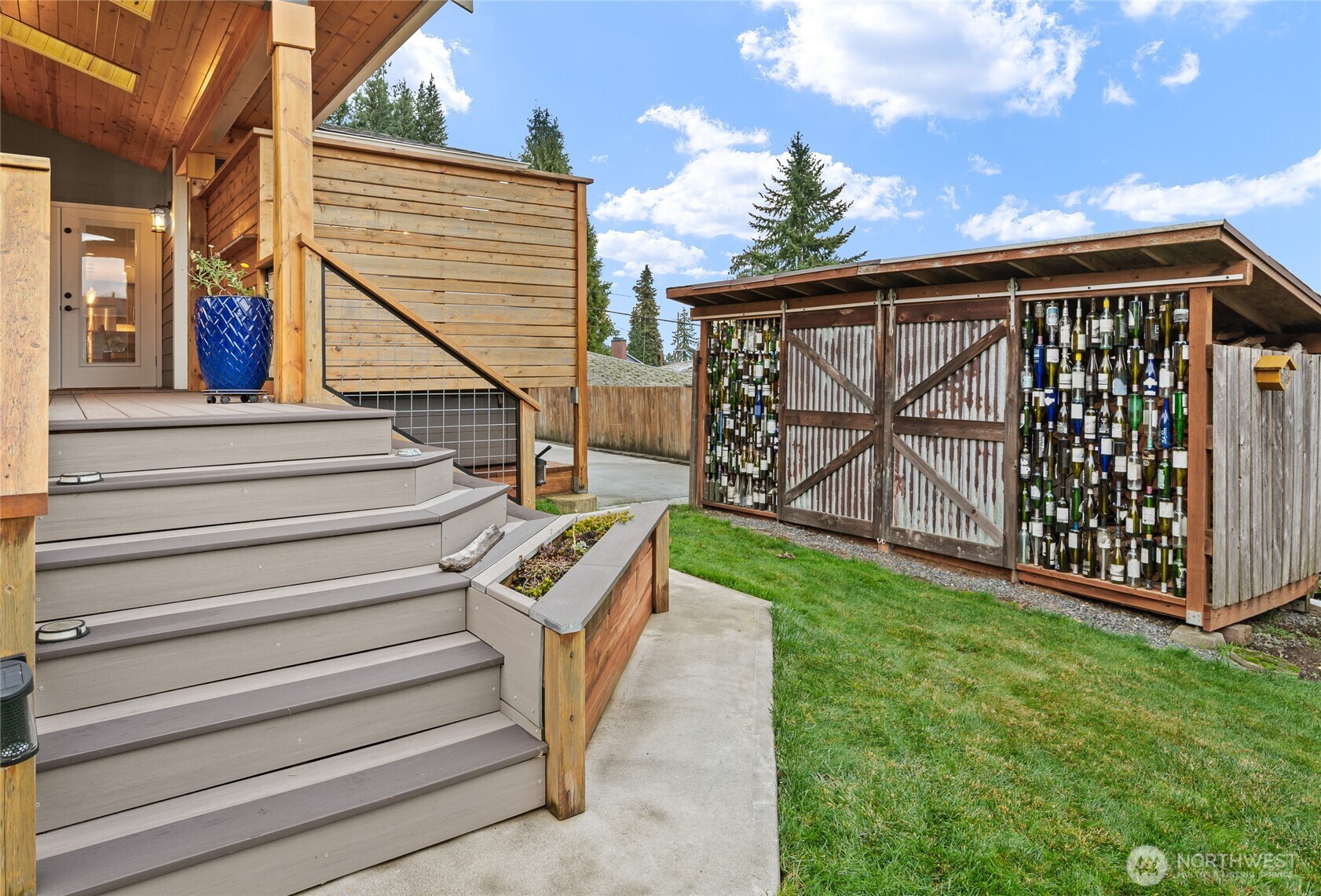 1726 63rd Street Southeast Everett, WA 98203 - Photo 33 of 37 a view of a deck with wooden floor and fence