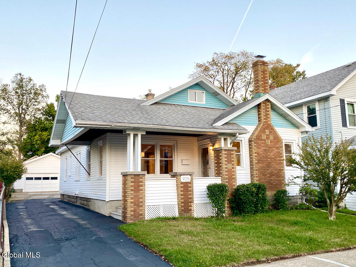 905 Cleveland Avenue Schenectady, NY 12306 - Photo 1 of 39 IMG_4651