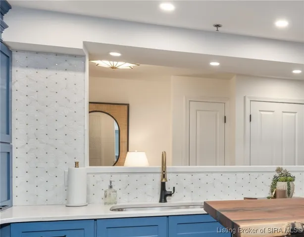 $875,000 | 1 Riverpointe Plaza, Unit 703 & 704, Jeffersonville, IN 47130