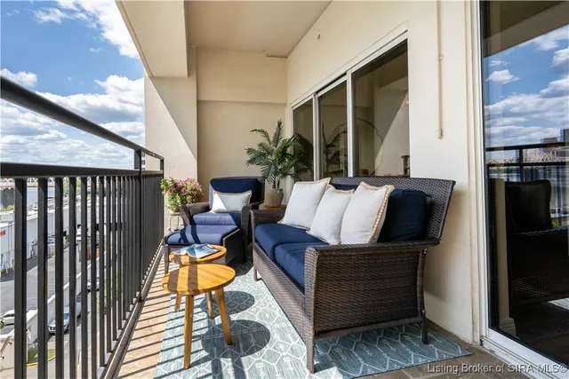 $875,000 | 1 Riverpointe Plaza, Unit 703 & 704, Jeffersonville, IN 47130