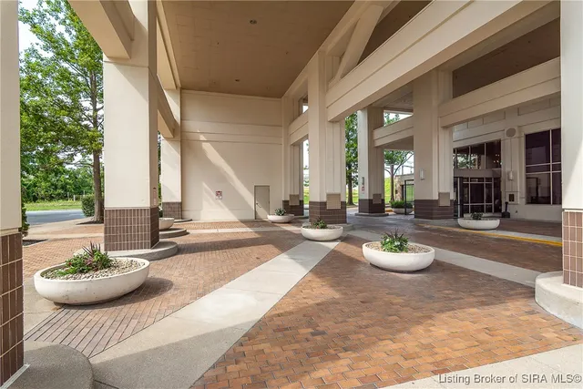 $875,000 | 1 Riverpointe Plaza, Unit 703 & 704, Jeffersonville, IN 47130