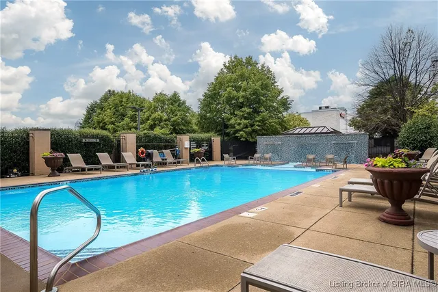 $875,000 | 1 Riverpointe Plaza, Unit 703 & 704, Jeffersonville, IN 47130