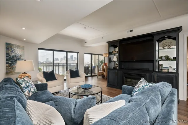 $875,000 | 1 Riverpointe Plaza, Unit 703 & 704, Jeffersonville, IN 47130
