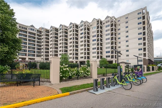 $875,000 | 1 Riverpointe Plaza, Unit 703 & 704, Jeffersonville, IN 47130
