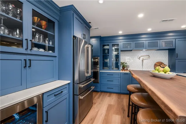 $875,000 | 1 Riverpointe Plaza, Unit 703 & 704, Jeffersonville, IN 47130