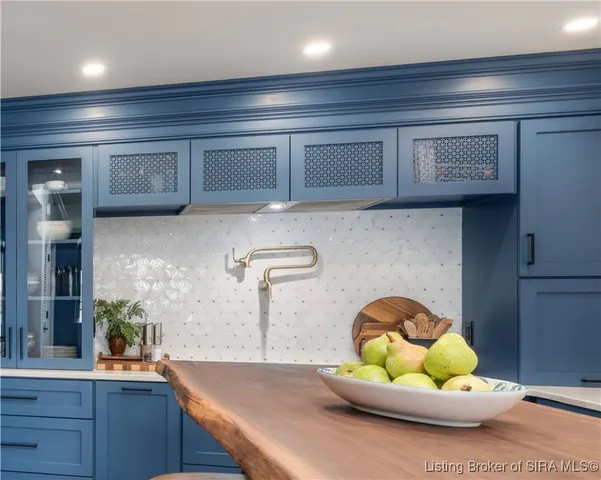 $875,000 | 1 Riverpointe Plaza, Unit 703 & 704, Jeffersonville, IN 47130