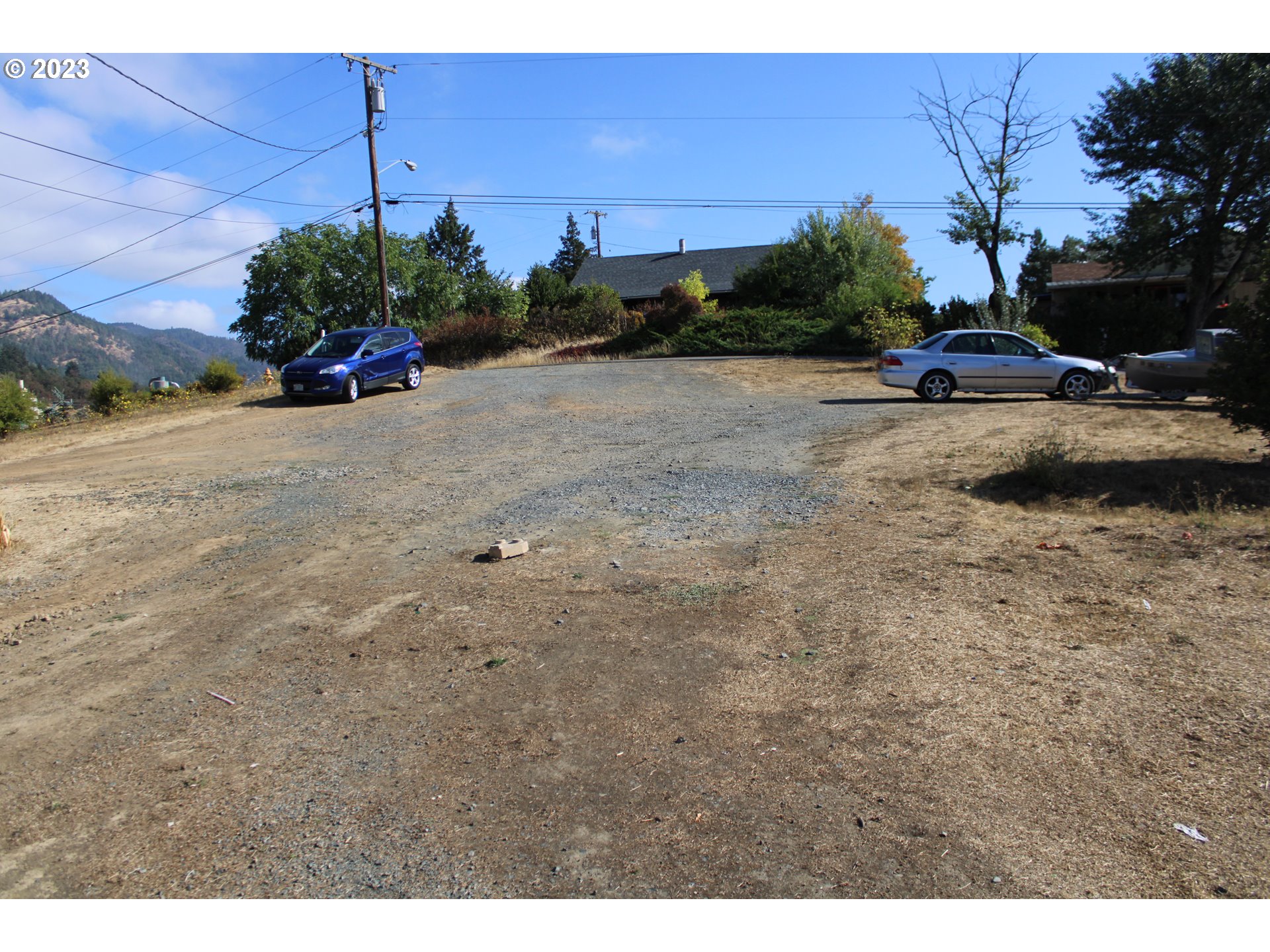 476 Smith Street Riddle, OR 97469 - Photo 2 of 16 a view of outdoor space and yard