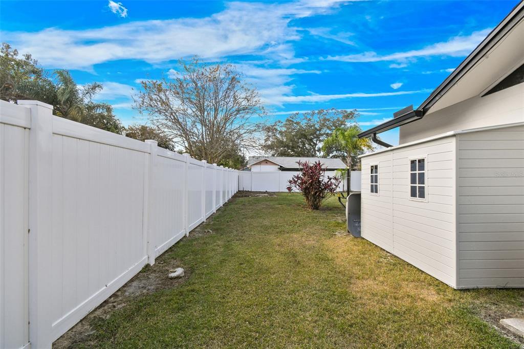1729 Lakecrest Avenue Brandon, FL 33510 - Photo 47 of 51 a view of a backyard