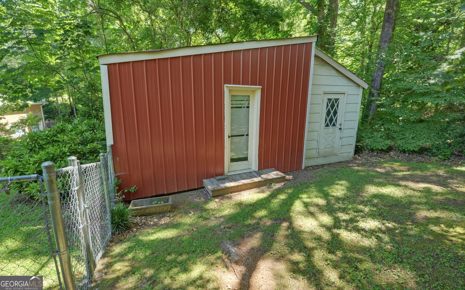 400 Harris Street Toccoa, GA 30577 - Photo 46 of 49 a view of a backyard