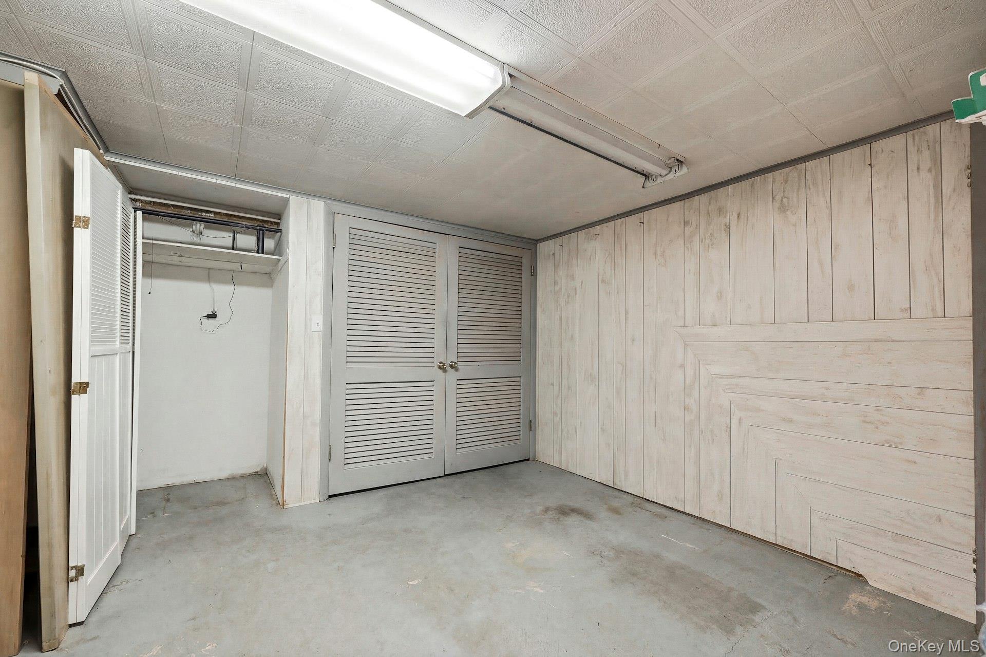 12 Sherman Road Glen Cove, NY 11542 - Photo 23 of 27 a view of an empty room