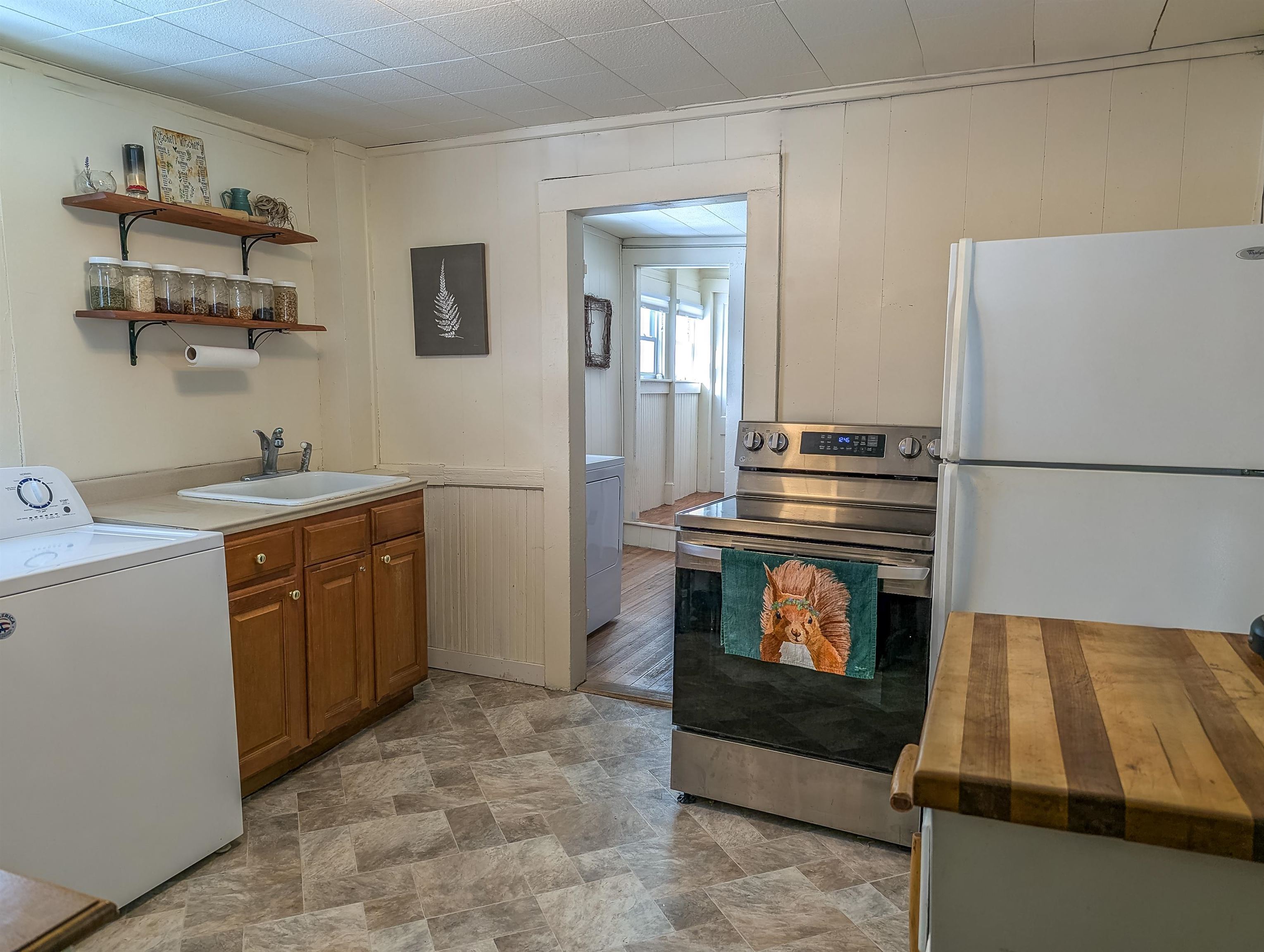 98 Carroll Street Keene, NH 03431 - Photo 4 of 22