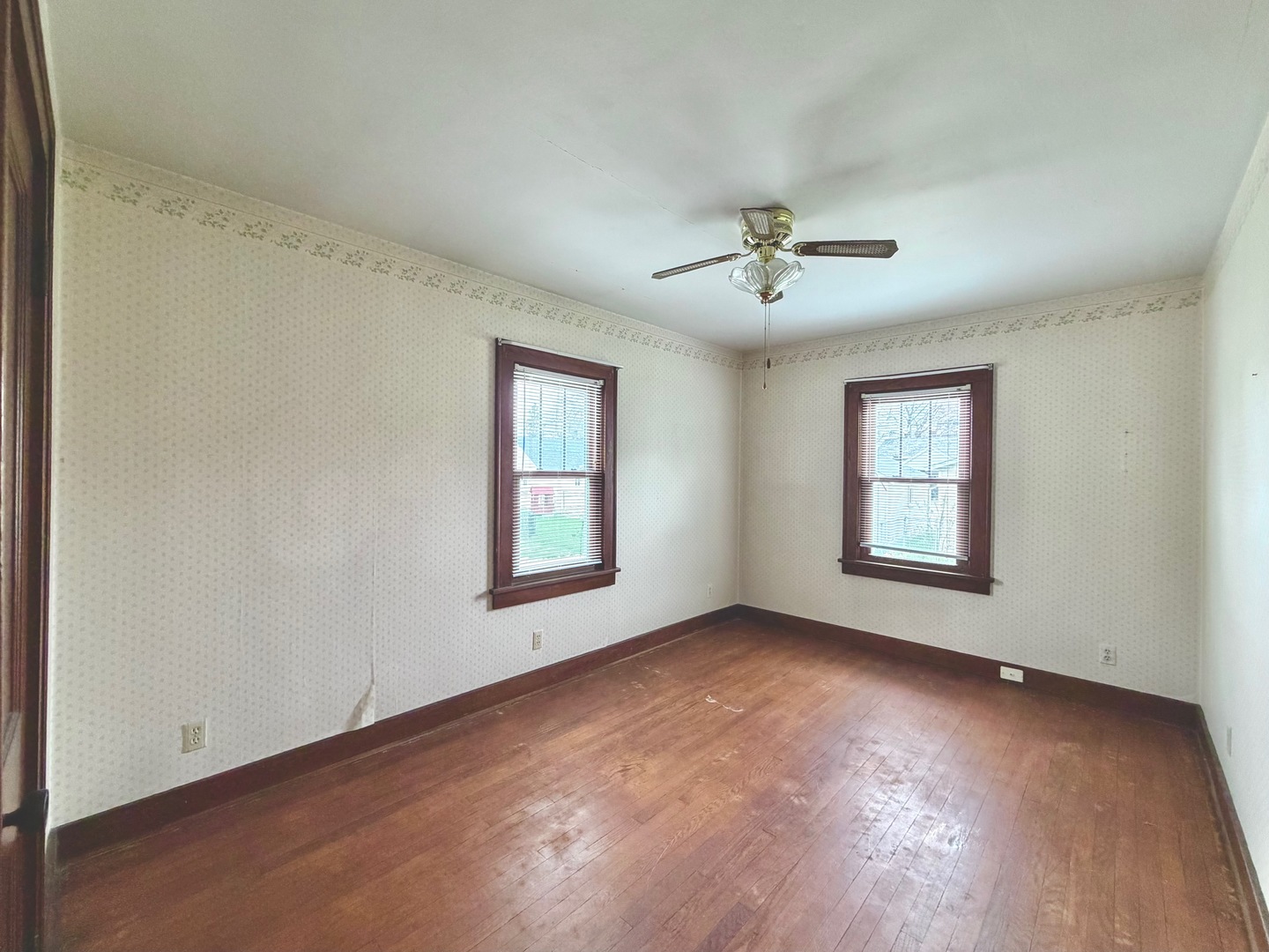422 45th Street Moline, IL 61265 - Photo 12 of 22 a view of an empty room with a window
