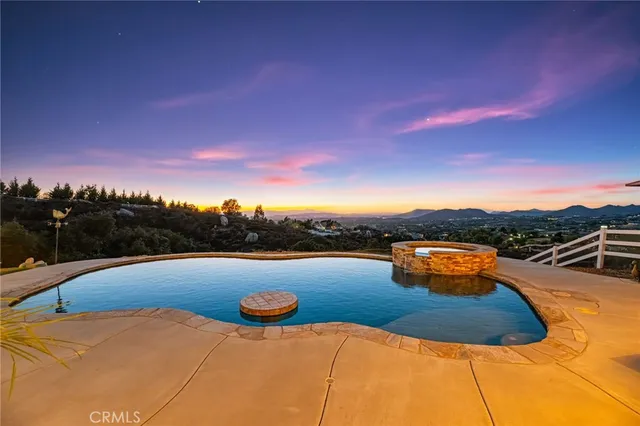 a view of a livingroom and dining room