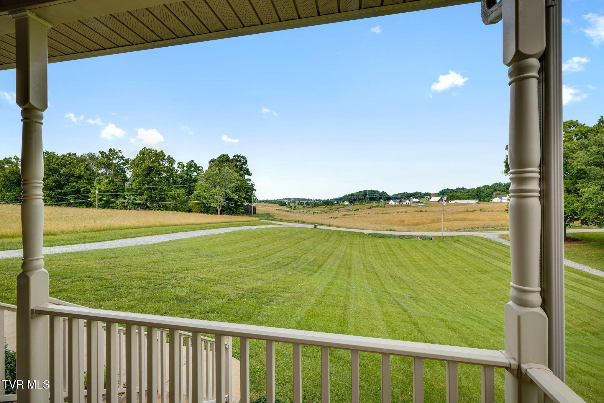 223 Sherfey Road Jonesborough, TN 37659 - Photo 6 of 43 005