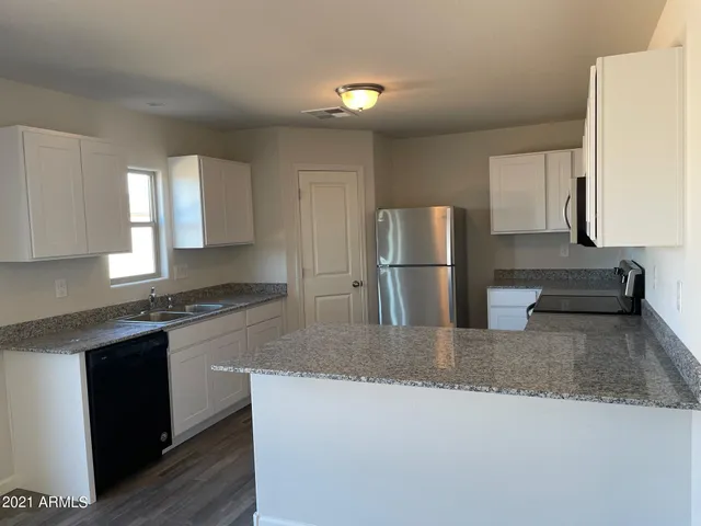 $1,995 | 250 West Bobcat Court, Casa Grande, AZ 85122