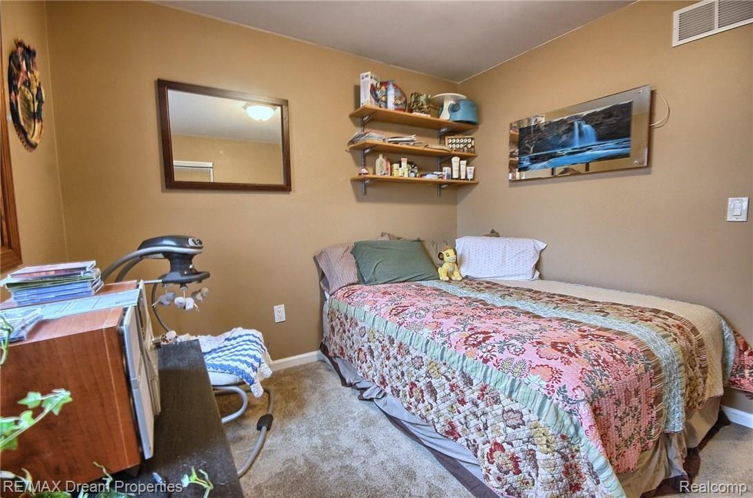 23124 Meadowbrook Road Novi, MI 48375 - Photo 19 of 30 4th Bedroom 2nd View.jpg