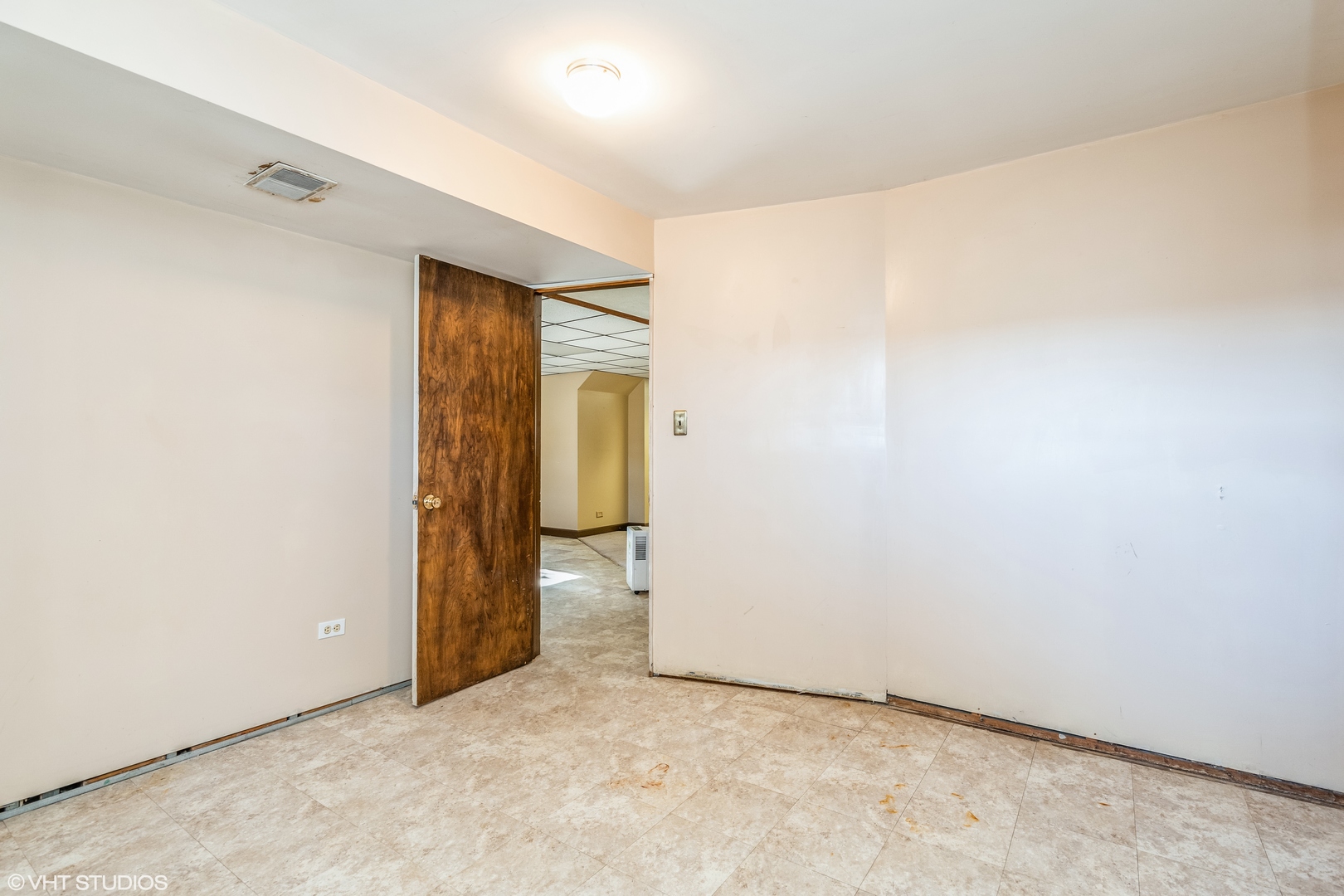 81 Tweed Road Fox Lake, IL 60020 - Photo 13 of 15 a view of an empty room