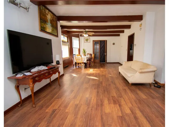 $299,900 | 980 3rd Street East, St. Paul, MN 55106