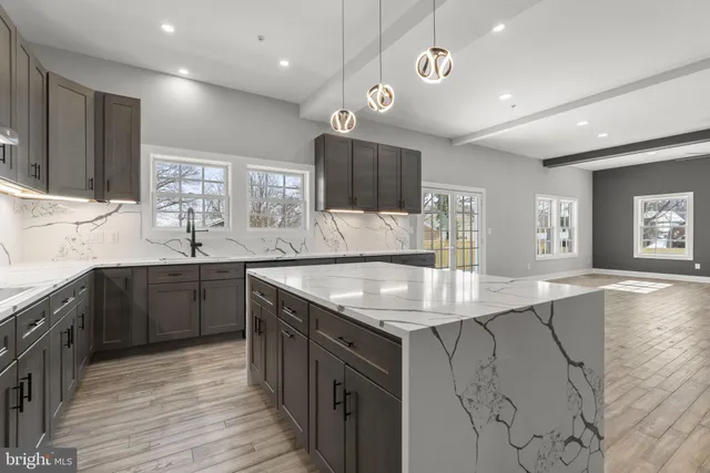 $799,000 | 301 Oakwood Road, Edgewater, MD 21037