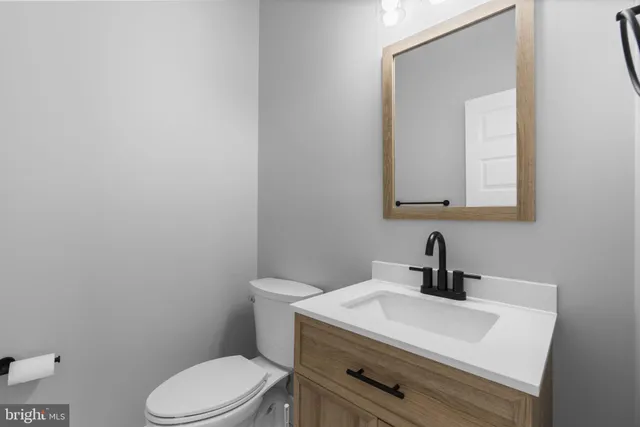 $799,000 | 301 Oakwood Road, Edgewater, MD 21037