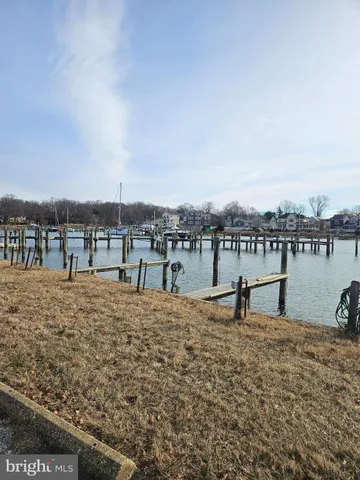 $799,000 | 301 Oakwood Road, Edgewater, MD 21037