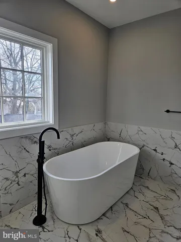 $799,000 | 301 Oakwood Road, Edgewater, MD 21037