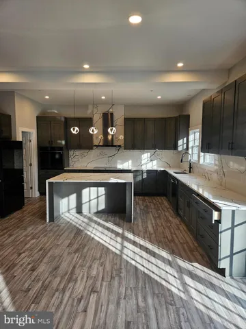 $799,000 | 301 Oakwood Road, Edgewater, MD 21037