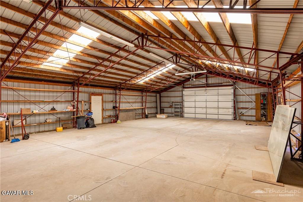 30771 Fox Ridge Court Tehachapi, CA 93561 - Photo 6 of 38 fox garage