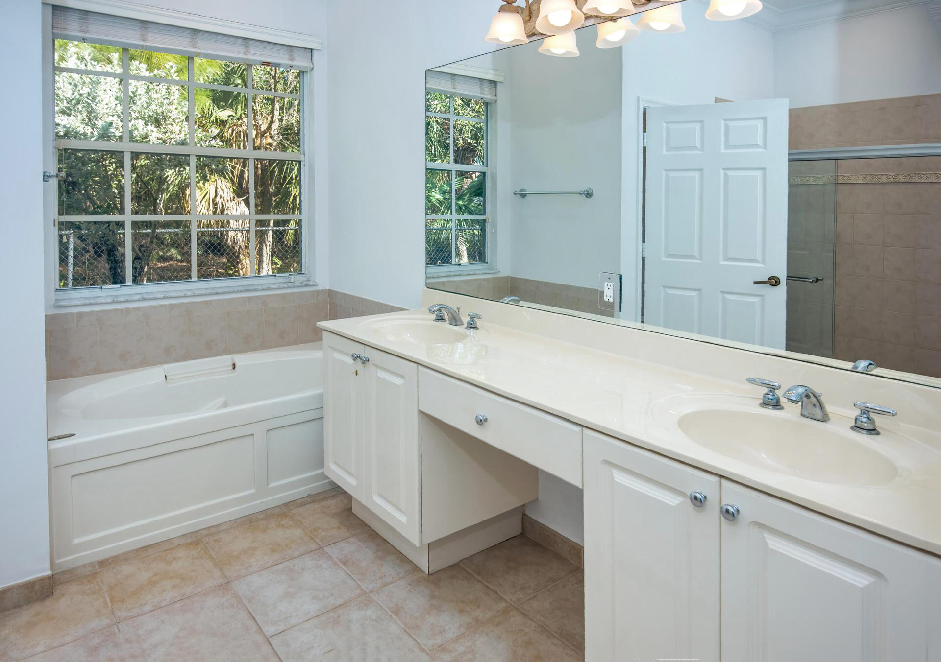 150 Via Castilla Jupiter, FL 33458 - Photo 15 of 34 RX-10854989_0_IrNEj7_l