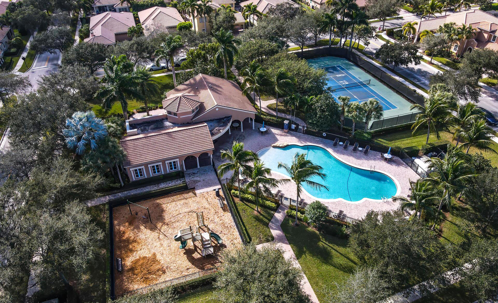 150 Via Castilla Jupiter, FL 33458 - Photo 33 of 34 RX-10854989_0_jZeeir_l
