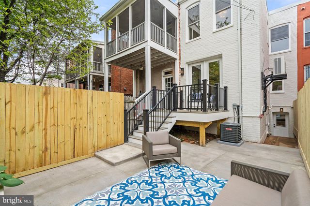 $1,200,000 | 749 12th Street Southeast, Washington, DC 20003