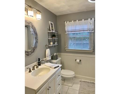 7 Drummond Road Stoneham, MA 02180 - Photo 12 of 24 Gallery Image 12