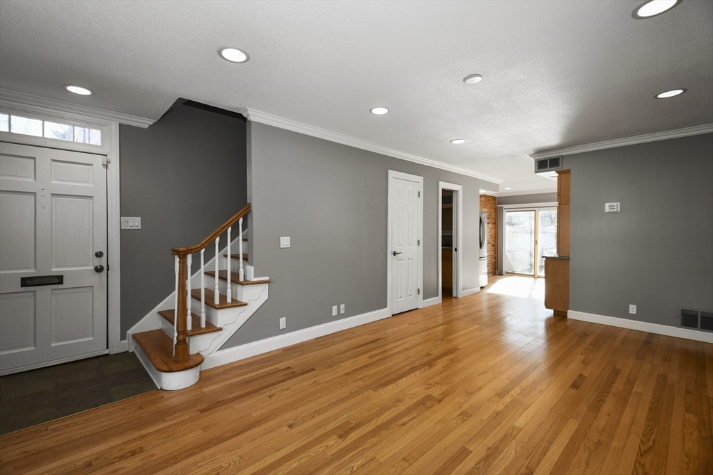 19 Smithfield Court, Unit 19 Springfield, MA 01108 - Photo 4 of 36 Gallery Image 4