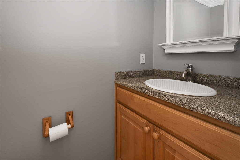 19 Smithfield Court, Unit 19 Springfield, MA 01108 - Photo 8 of 36 Gallery Image 8