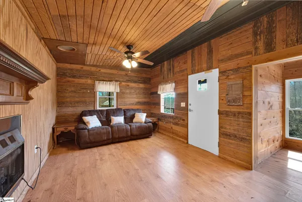 $475,000 | 609 Robinson Bridge Road, Central, SC 29630