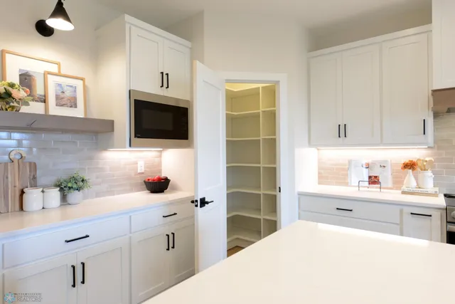 $599,900 | 2665 69th Avenue South, Fargo, ND 58104