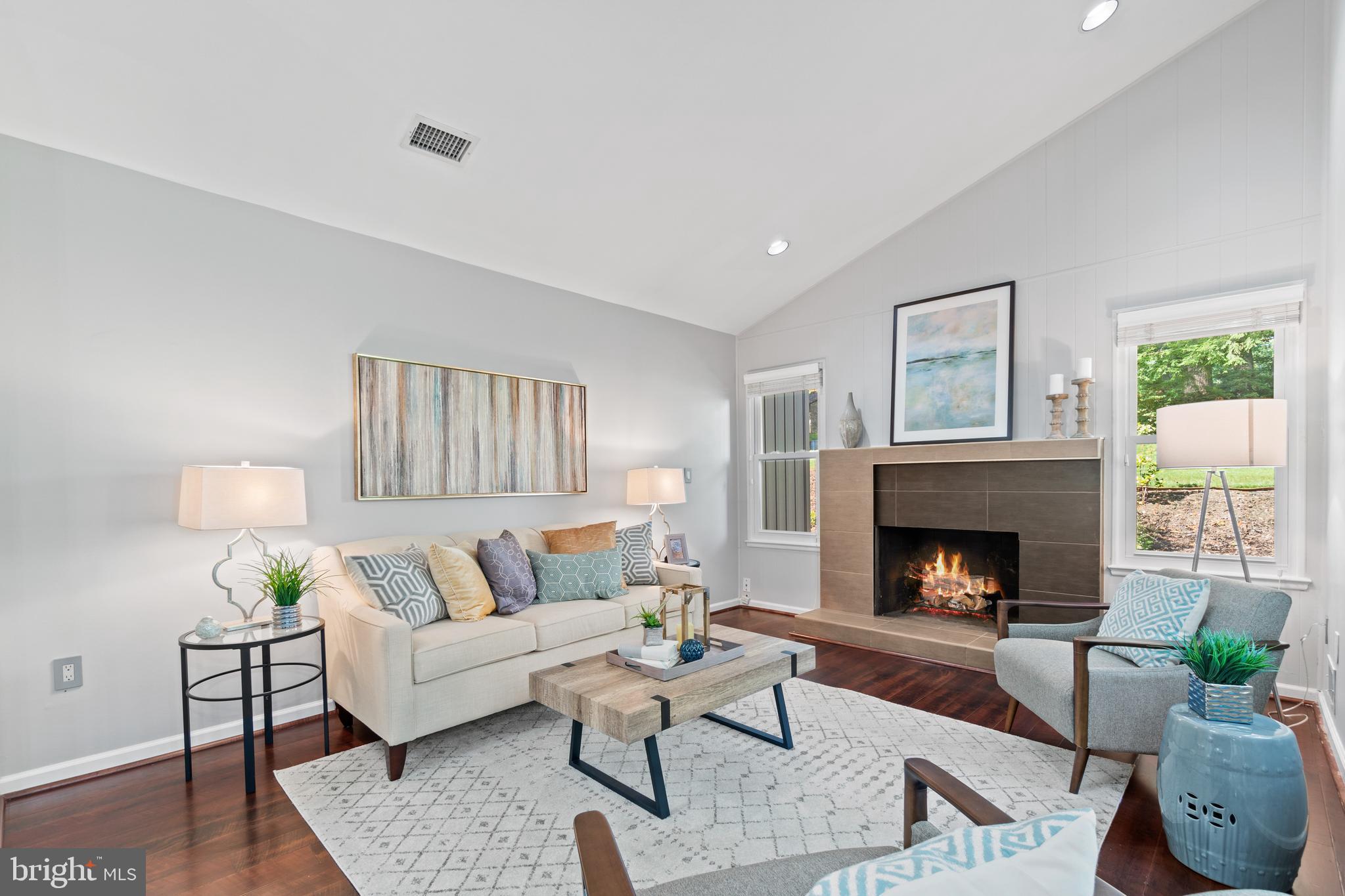 11246 Handlebar Road Reston, VA 20191 - Photo 10 of 34 Vaulted Ceiling