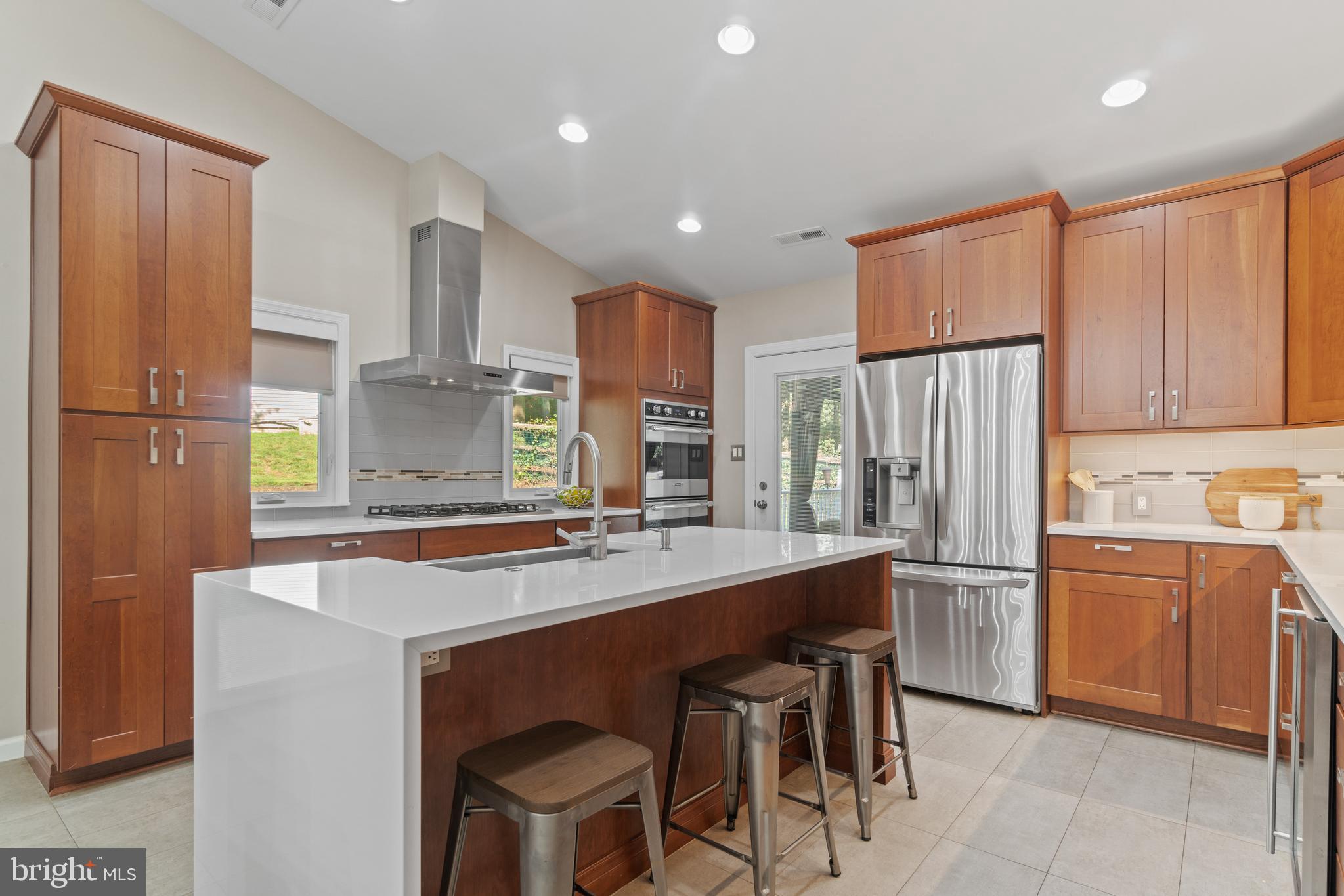 11246 Handlebar Road Reston, VA 20191 - Photo 5 of 34 Quartz Waterfall Countertop