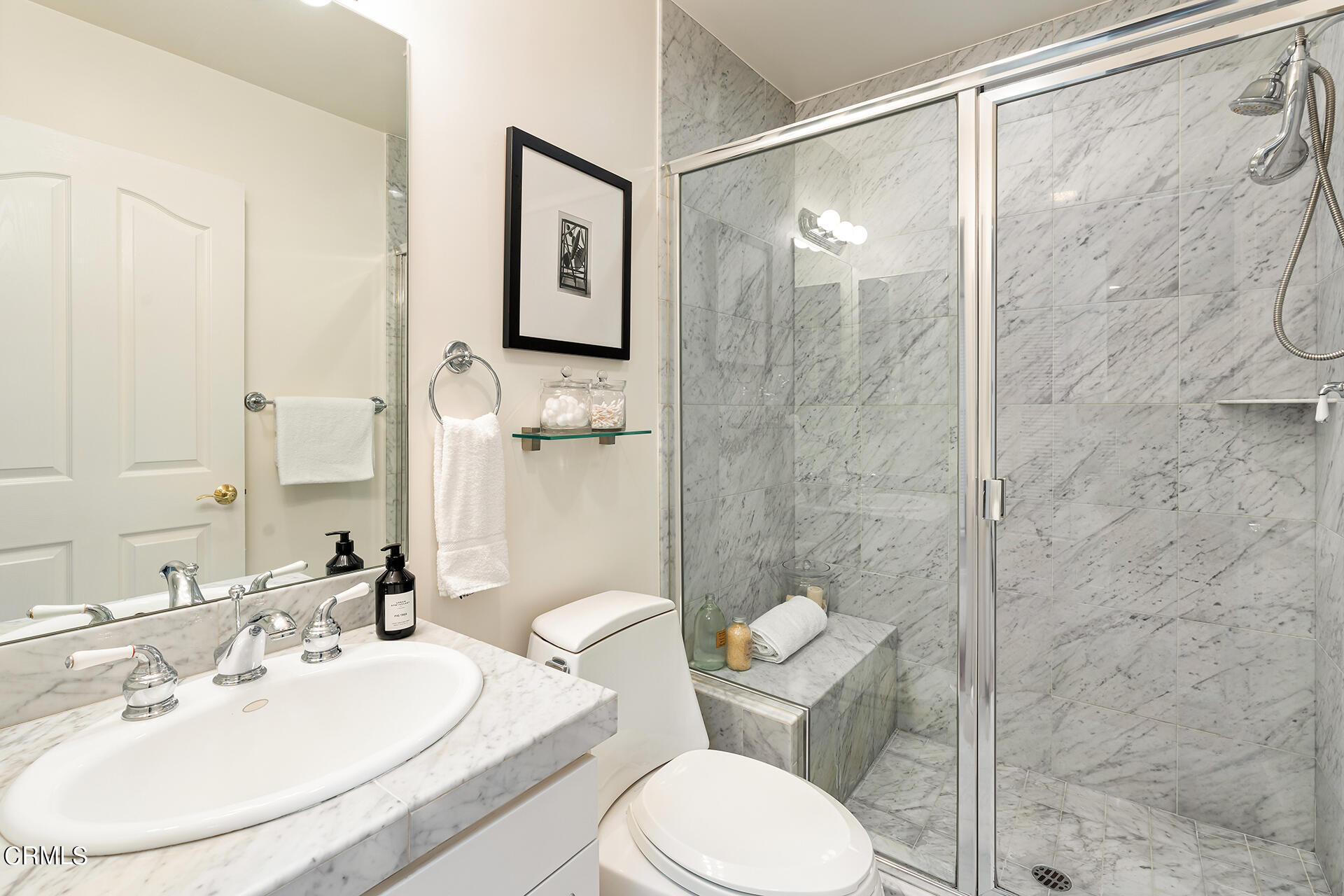 332 Allendale Road, Unit 2 Pasadena, CA 91106 - Photo 24 of 28 a bathroom with a sink toilet and shower