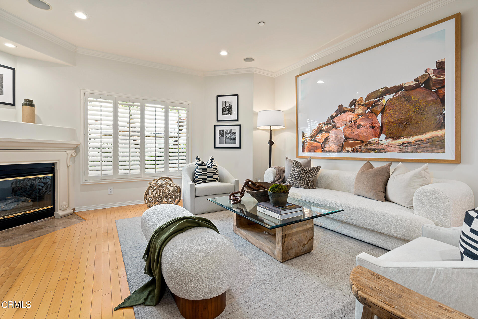 332 Allendale Road, Unit 2 Pasadena, CA 91106 - Photo 3 of 28 a living room with furniture and a fireplace