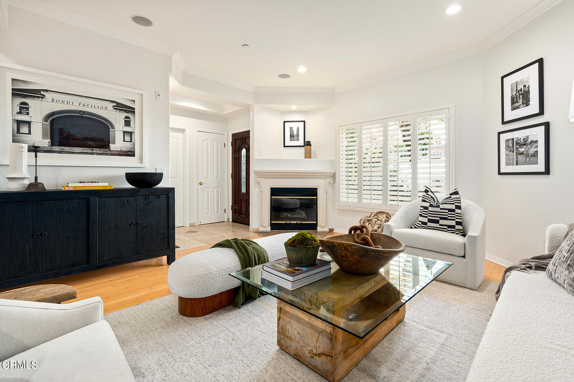 332 Allendale Road, Unit 2 Pasadena, CA 91106 - Photo 4 of 28 a living room with furniture and a fireplace