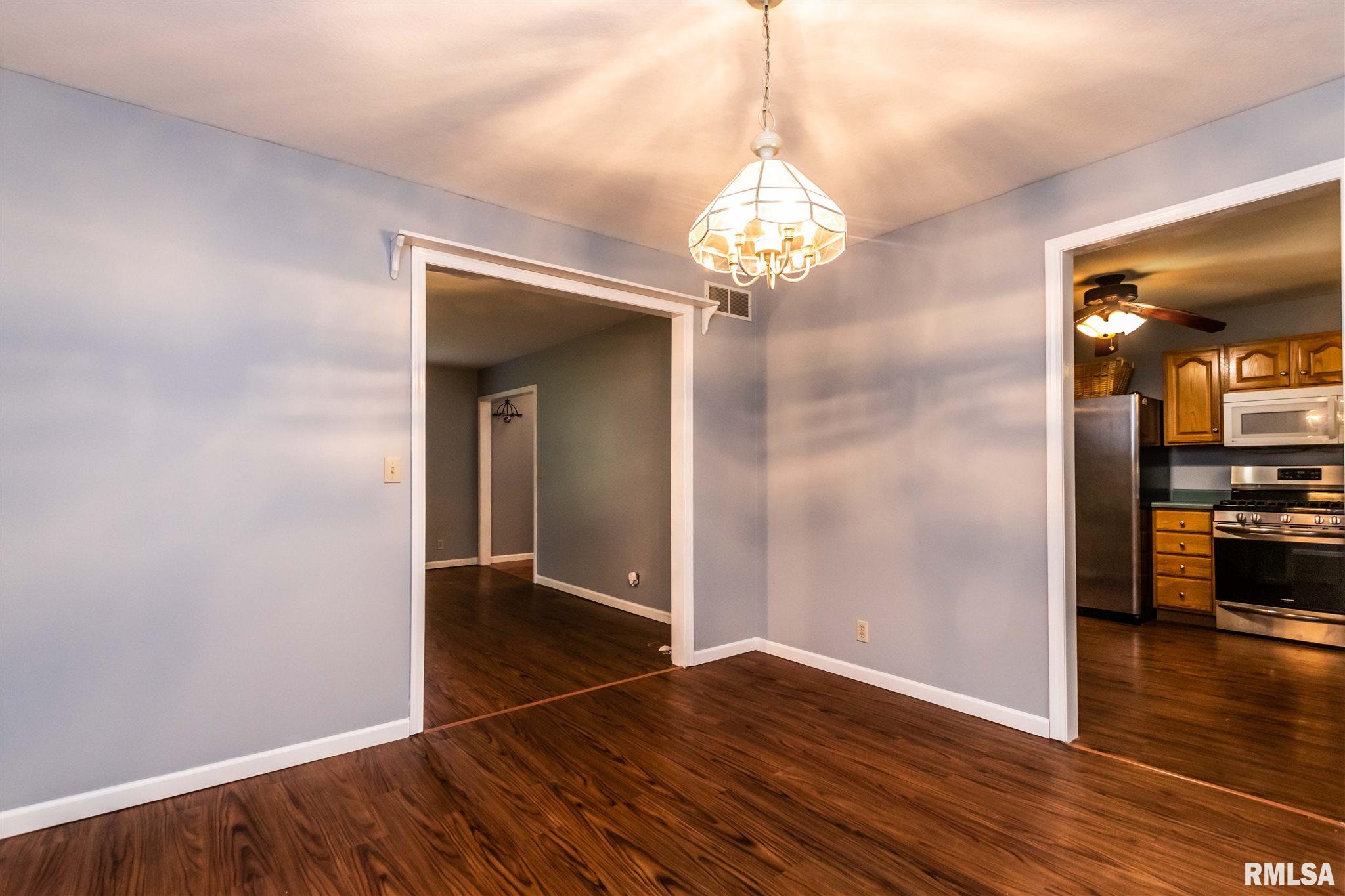 10514 Sir Ector Court Mapleton, IL 61547 - Photo 9 of 29 Gallery Image 9