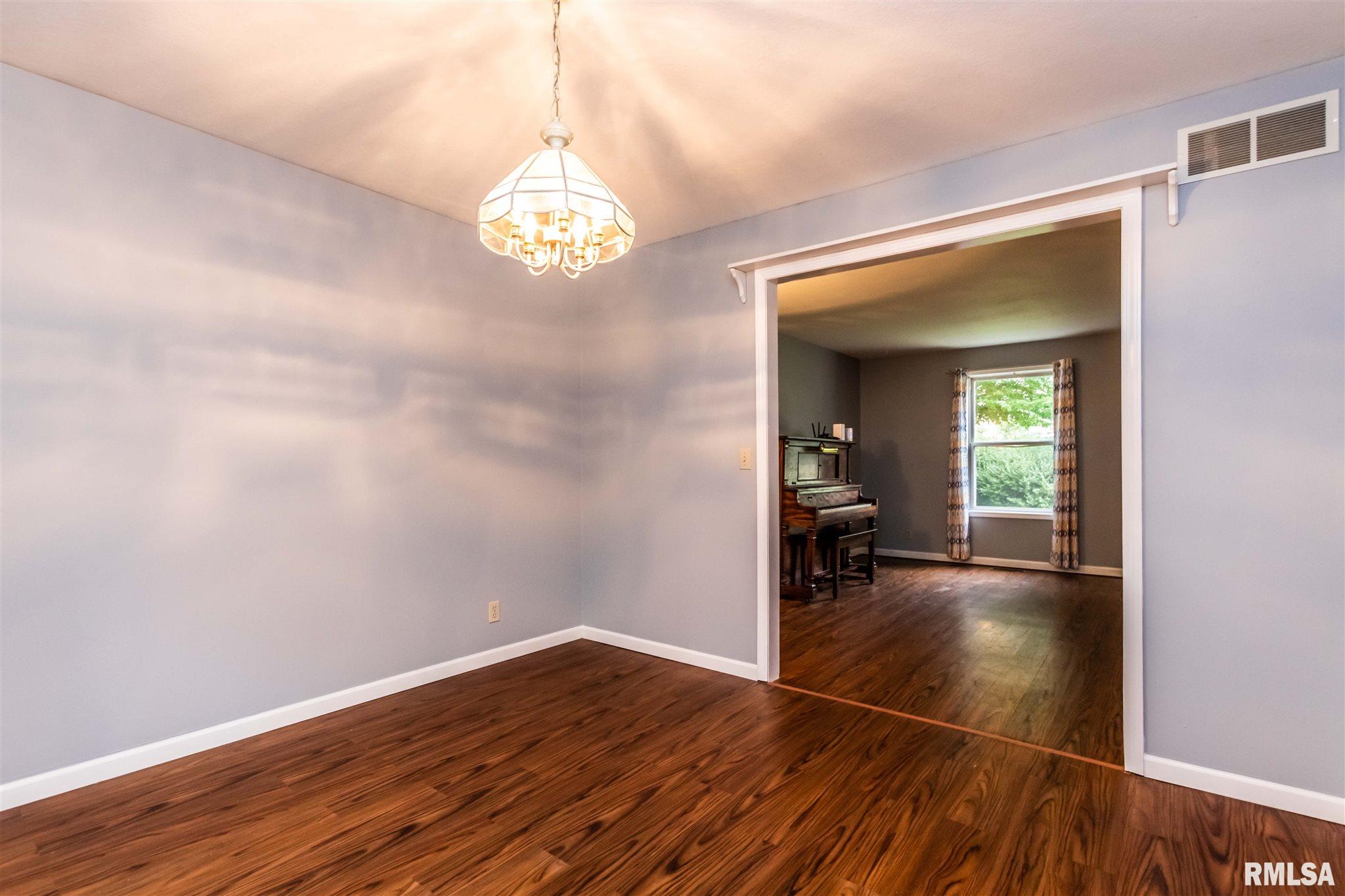 10514 Sir Ector Court Mapleton, IL 61547 - Photo 10 of 29 Gallery Image 10