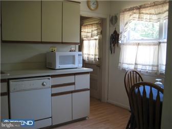 1005 Wayne Road Barrington, NJ 08033 - Photo 2 of 5 Kitchen