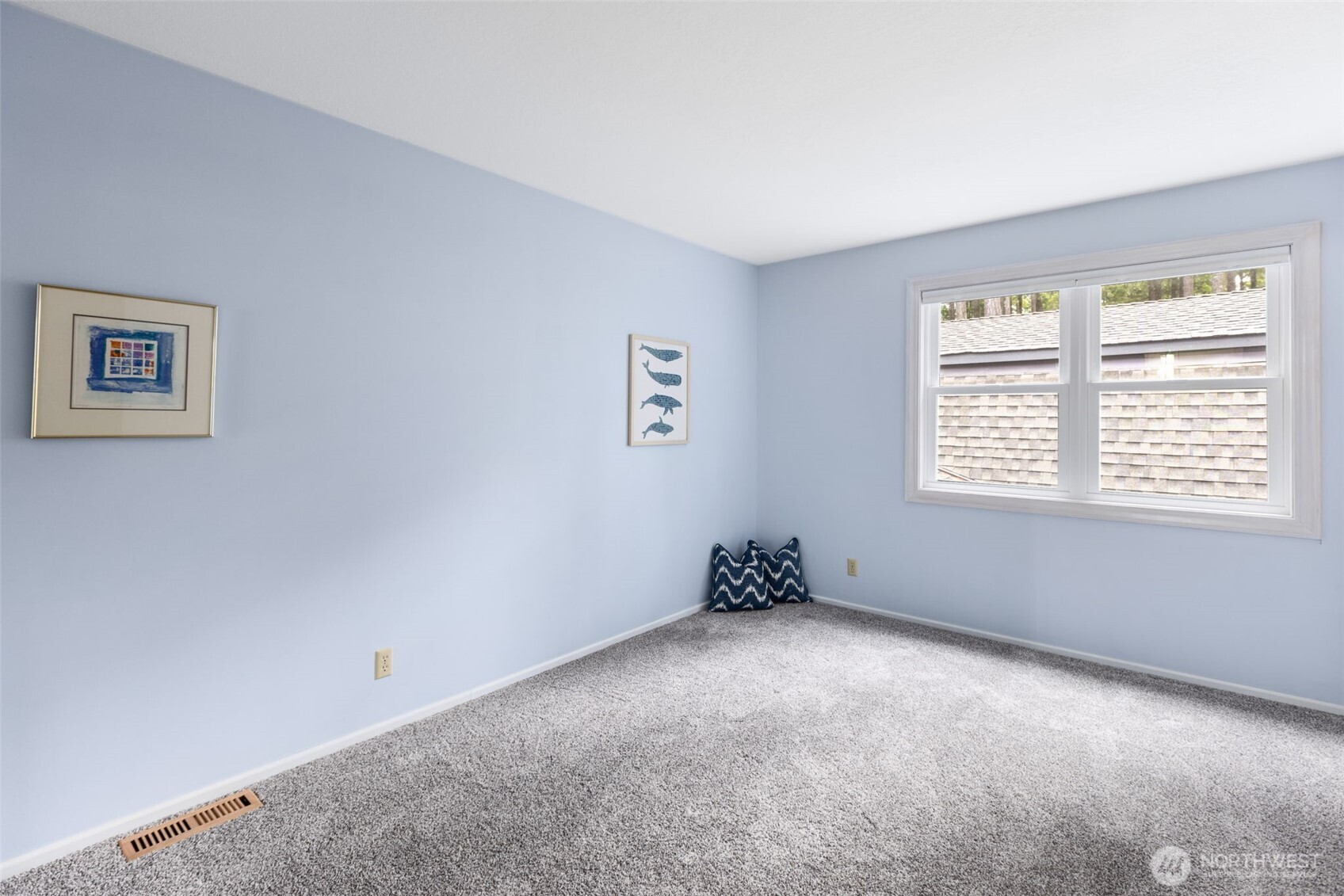 100 East Twanoh Heights Road South Belfair, WA 98528 - Photo 23 of 40 an empty room with a window