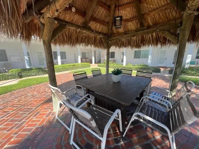 $1,500 | 4228 North Ocean Drive, Unit 17, Lauderdale-by-the-Sea, FL 33308