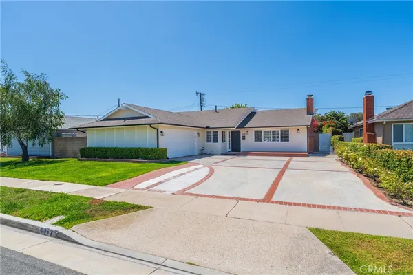 $4,995 | 6042 Stone, Huntington Beach, CA 92647