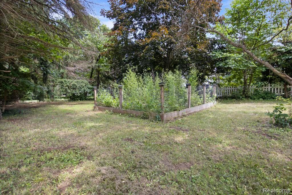50471 Judd Road Belleville, MI 48111 - Photo 33 of 36