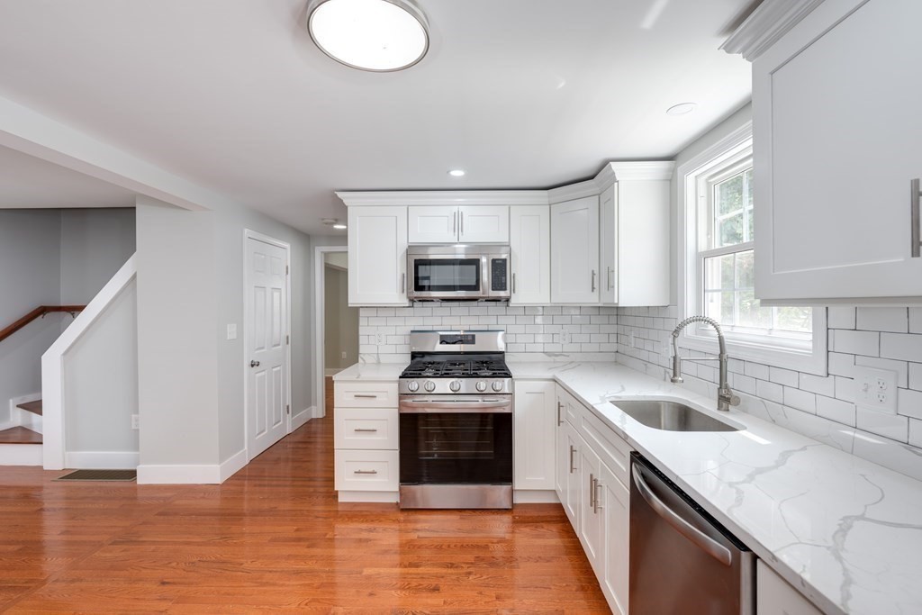 29 Longview Way Peabody, MA 01960 - Photo 4 of 21